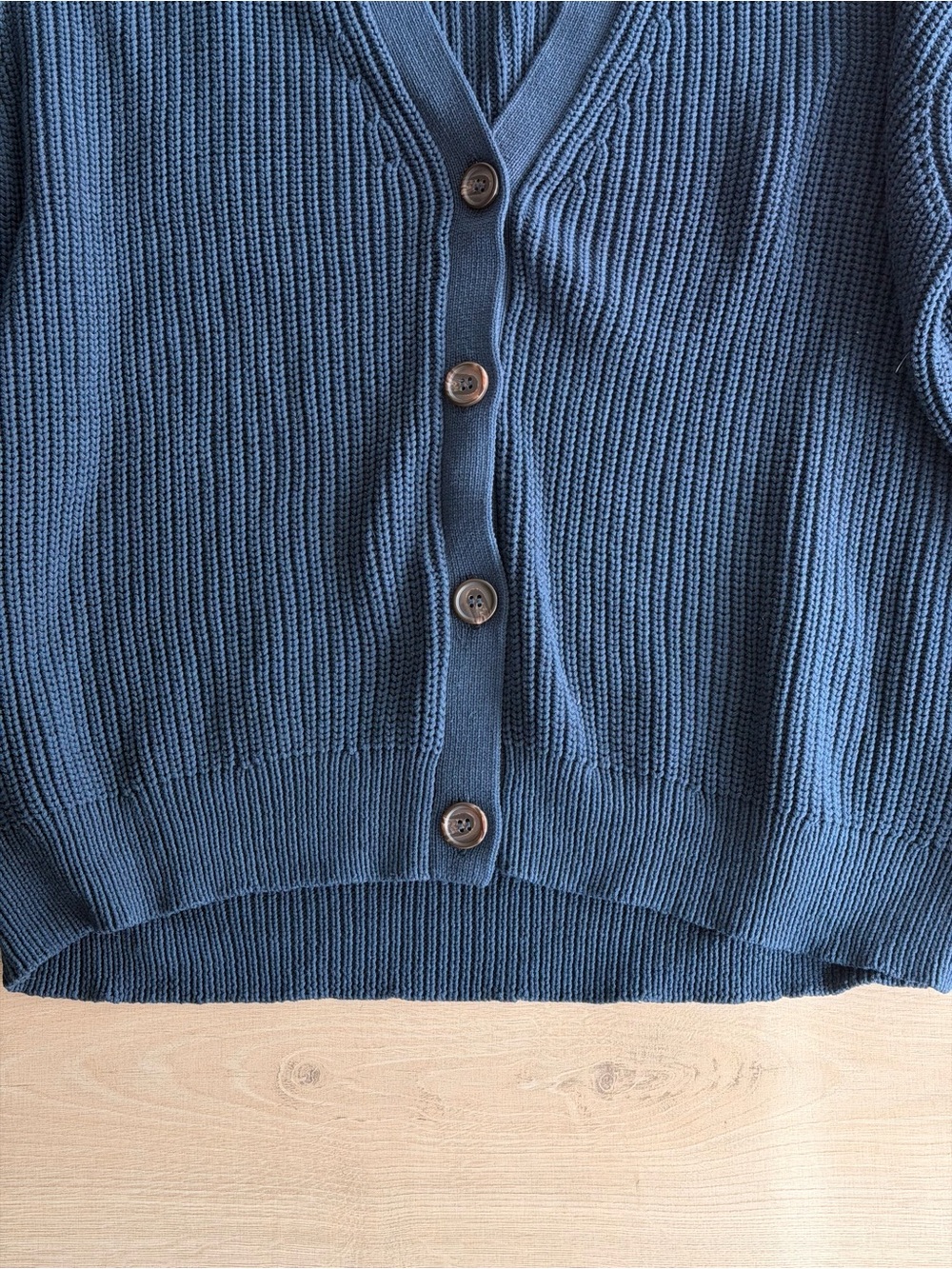 Jenni Kayne Navy Ribbed V‑Neck Button Cardigan - Picture 5 of 6
